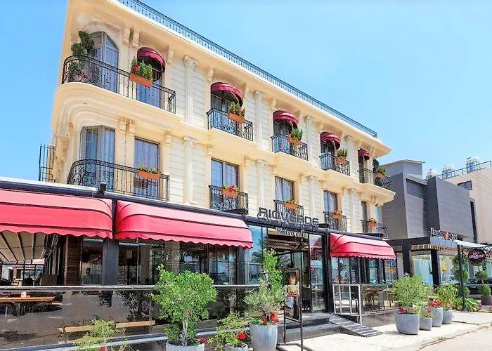 Premium Inn City Hotel & Restaurant Central Shopping Street Location !